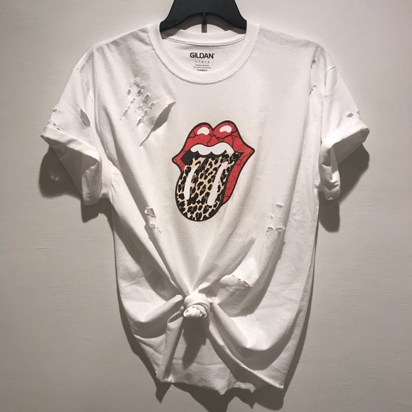 NEW Lips tongue distressed t-shirt - Picture 2 of 8